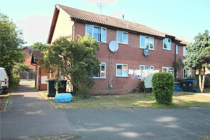 1 Bedroom End Of Terrace House To Rent In Newsham Road, Woking, Surrey, GU21
