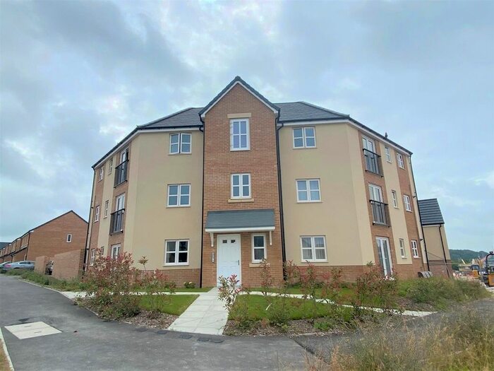 2 Bedroom Flat To Rent In Jockey Way, Andover, SP11