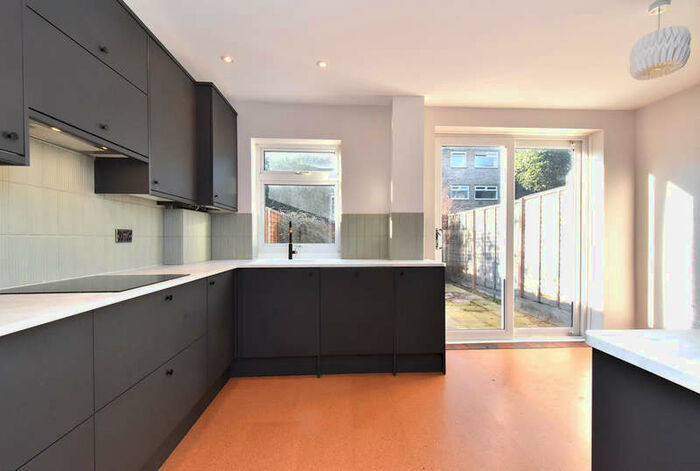 4 Bedroom Town House To Rent In April Glen, Forest Hill, SE23