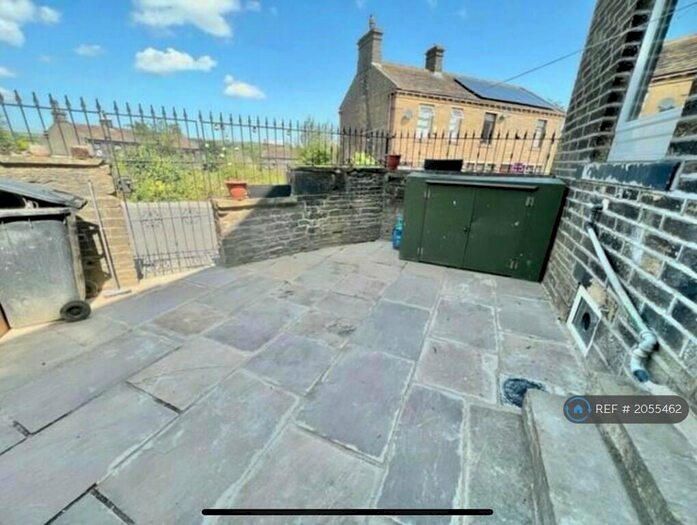 4 Bedroom Semi-Detached House To Rent In Church Street, Oxenhope, BD22