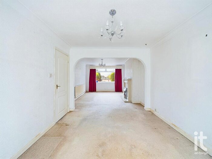 3 Bedroom Semi-Detached House For Sale In Windermere Road, High Lane, Stockport, SK6