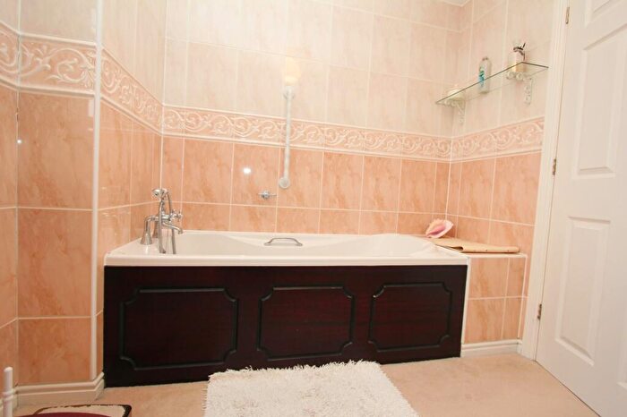 4 Bedroom House For Sale In Marine Drive, Barry, CF62