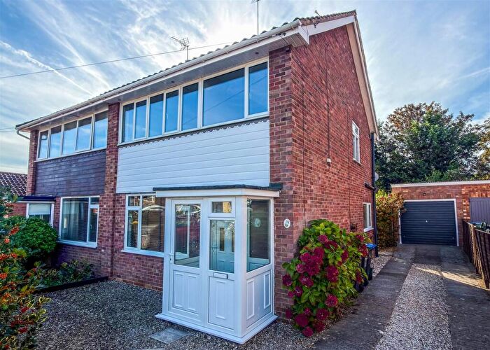 3 Bedroom Semi-Detached House For Sale In Greenway Road, Shipston-On-Stour, CV36