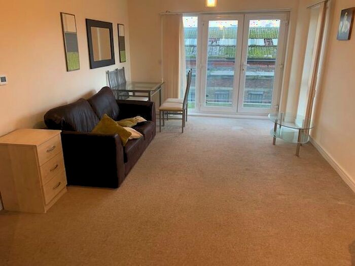 2 Bedroom Apartment To Rent In Overstone Court, Cardiff, CF10