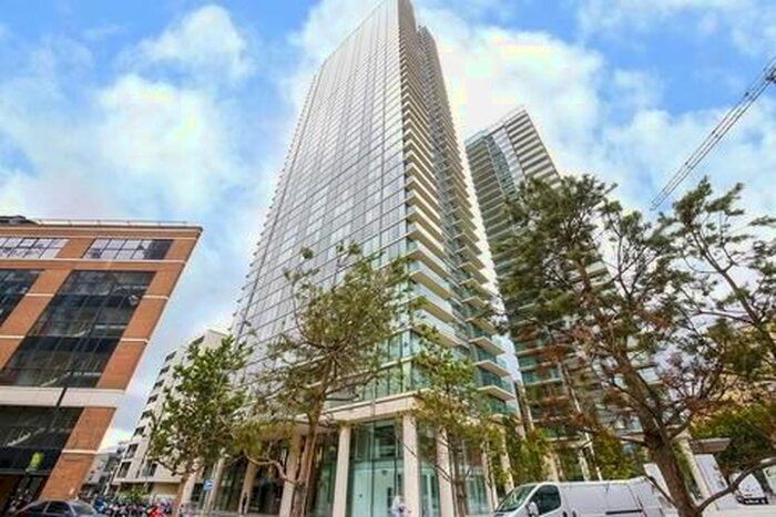 1 Bedroom Flat To Rent In Landmark East Tower, (Near Canary Wharf), E14