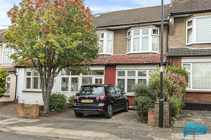4 Bedroom Terraced House For Sale In Pevensey Avenue, London, N11