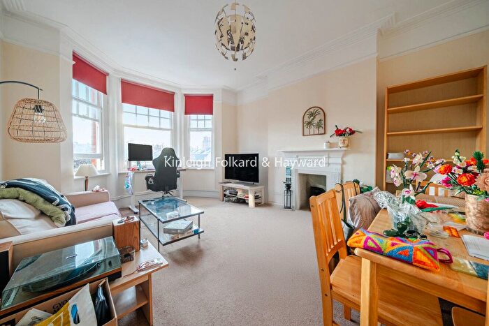 1 Bedroom Flat To Rent In Sutton Court, Fauconberg Road, London, W4