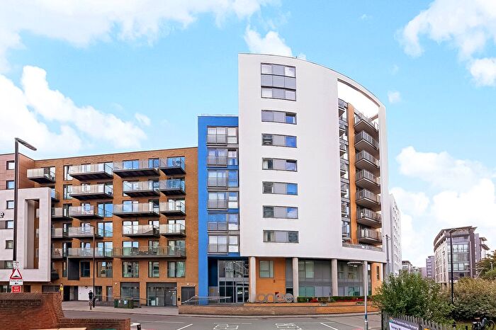 2 Bedroom Flat For Sale In Washington Building, Deals Gateway, London, SE13