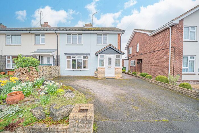 3 Bedroom End Of Terrace House For Sale In St. Laurence Close, Rowington, CV35