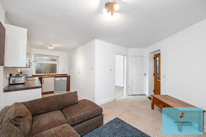 1 Bedroom Flat To Rent In Southview Close, Shoreham-by-Sea, BN43