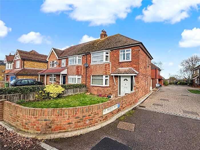3 Bedroom Semi-Detached House For Sale In Horsham Lane, Upchurch, Kent, ME9