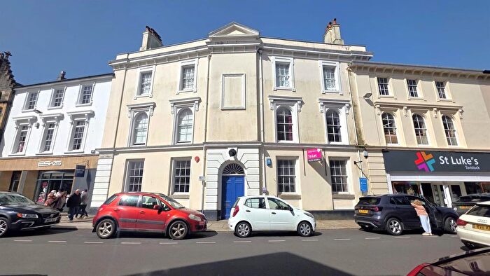 2 Bedroom Flat For Sale In Newmarket Court, Tavistock, PL19