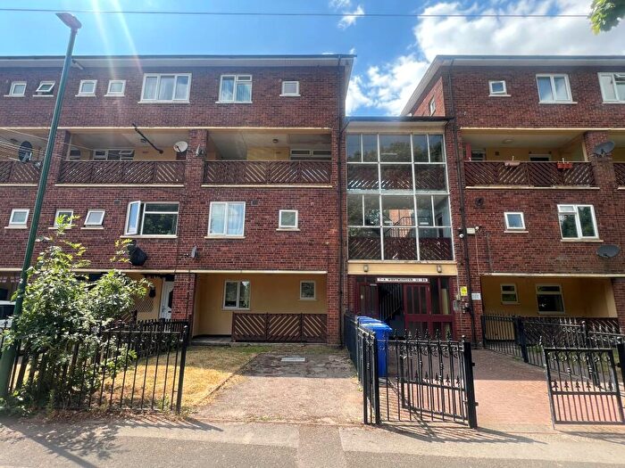 3 Bedroom Flat To Rent In Westminster Hopwas Grove, B37