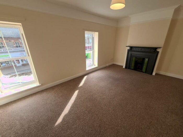 2 Bedroom Flat To Rent In Ludlow Lane, Penarth, CF64