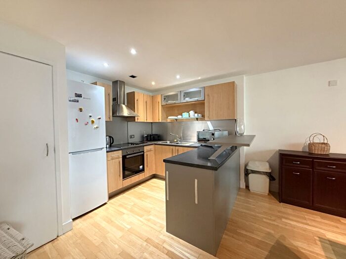 3 Bedroom Flat To Rent In , Pickford Street, Ancoats, Manchester, M4