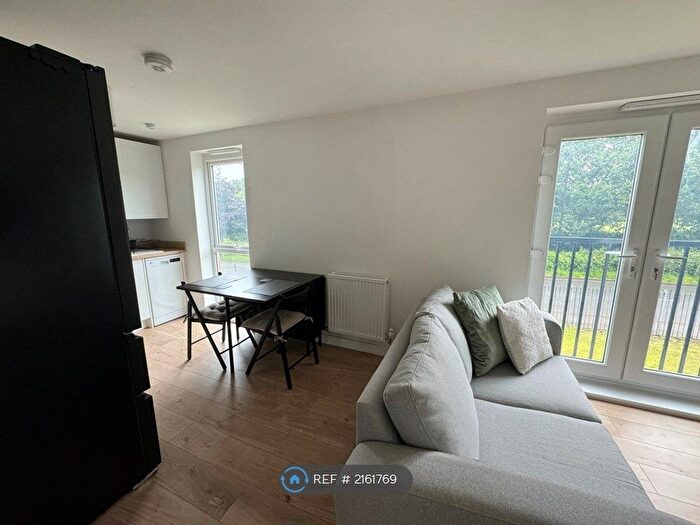 2 Bedroom Flat To Rent In Dennis Davison Place, Coventry, CV4