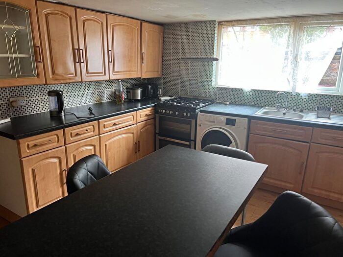 2 Bedroom Terraced House To Rent In Primrose Lane, Leeds, LS11