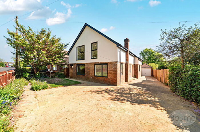 4 Bedroom Detached House For Sale In Lower Guildford Road, Knaphill, Woking, Surrey, GU21