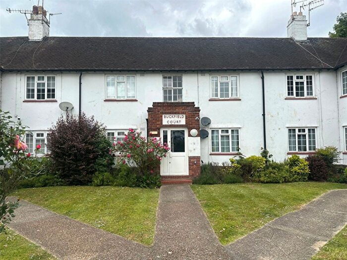 2 Bedroom Flat To Rent In Bathurst Walk, Iver, Buckinghamshire, SL0
