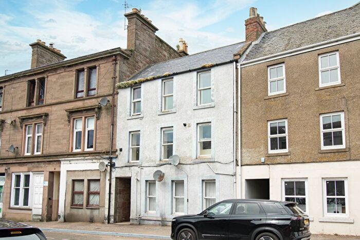 2 Bedroom Maisonette For Sale In Castle Street, Montrose, DD10