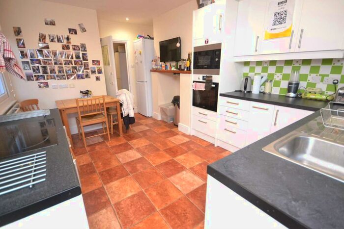 5 Bedroom Terraced House To Rent In Talfourd Avenue, Reading, RG6