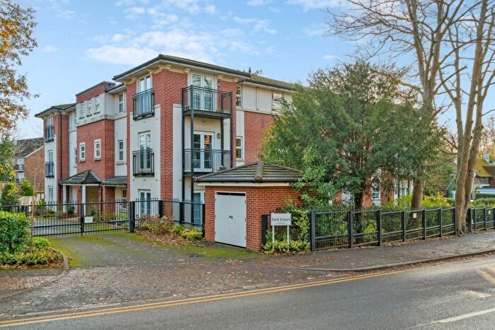 2 Bedroom Flat To Rent In Green Lane, Northwood, HA6