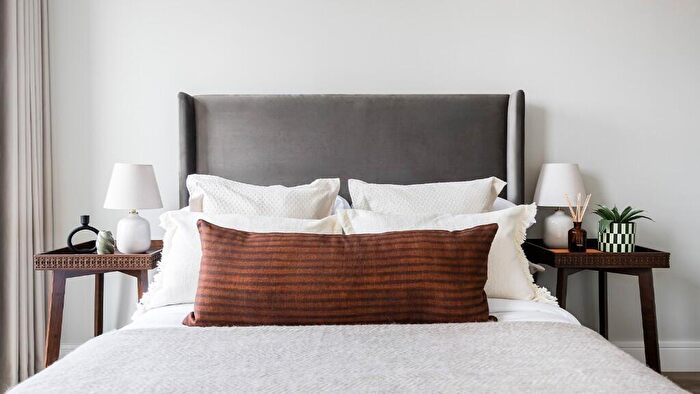 2 Bedroom Apartment For Sale In Grinstead Road, Deptford, SE8