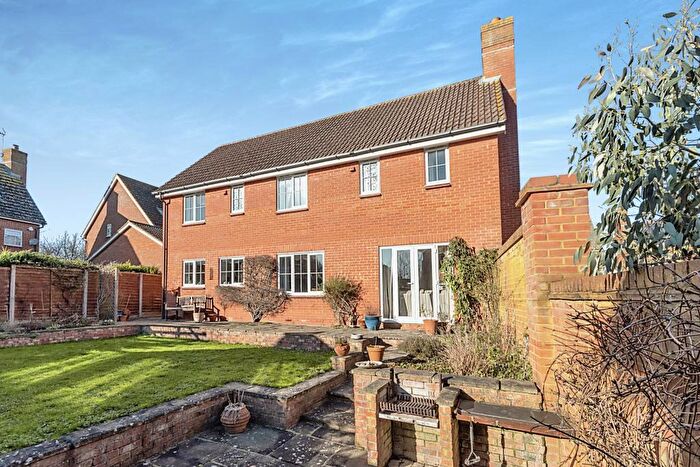 6 Bedroom Detached House For Sale In Flamingo Close, Hatfield, AL10