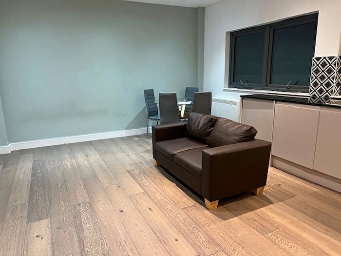 1 Bedroom Flat To Rent In Molly Millars Lane, Wokingham, RG41