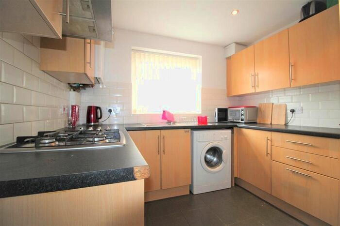2 Bedroom Flat To Rent In Moor End, Manchester, M22