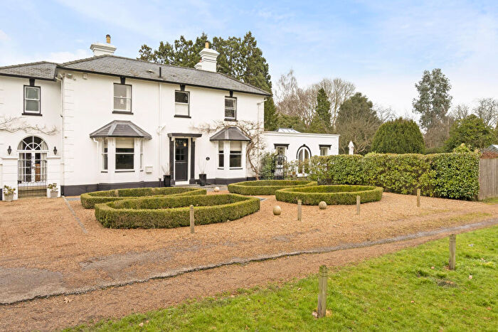 4 Bedroom House To Rent In Abbey Gardens, Chertsey, KT16