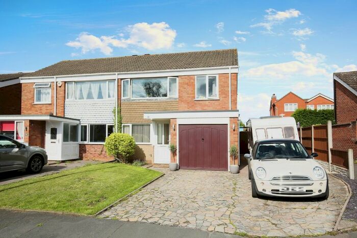 3 Bedroom Semi-Detached House For Sale In Windsor Road, Polesworth, Tamworth, B78