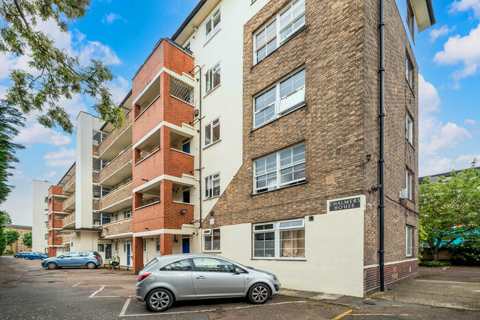 2 Bedroom Flat To Rent In Chalmers House, York Road, SW11