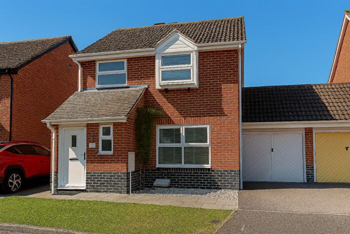 3 Bedroom House To Rent In Trimaran Road, Warsash, Southampton, SO31