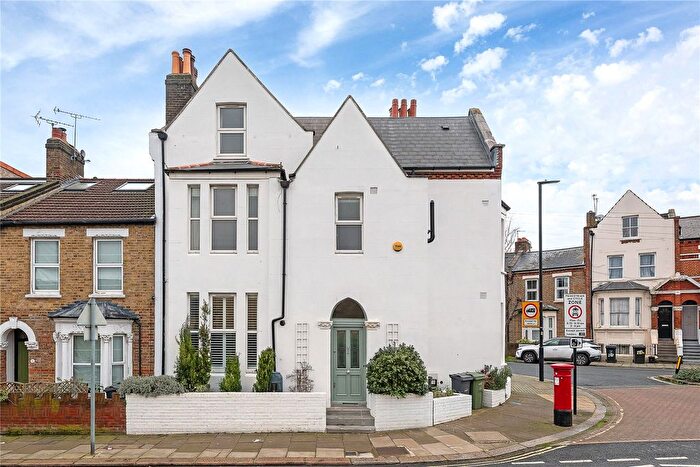 4 Bedroom End Terrace House For Sale In Milkwood Road, London, SE24