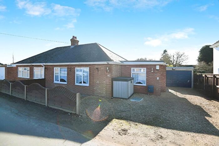 3 Bedroom Semi-detached Bungalow For Sale In Hollycroft Road, Emneth, Wisbech, Norfolk, PE14