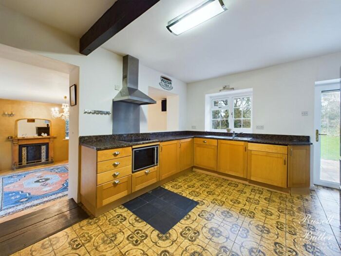 4 Bedroom Barn Conversion For Sale In Church End, Leckhampstead, MK18