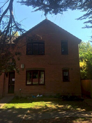 2 Bedroom Semi-Detached House To Rent In Hammet Close, Hayes UB4