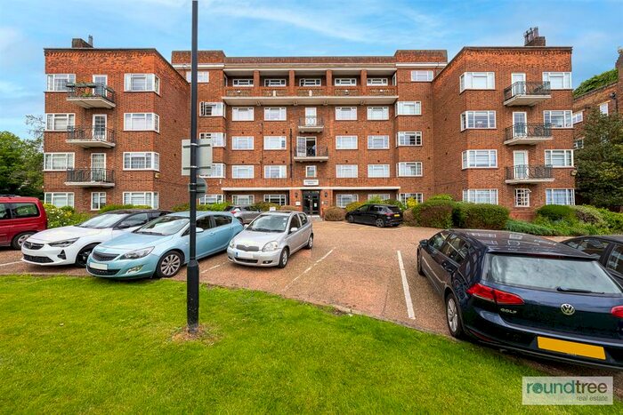 1 Bedroom Flat To Rent In Pembroke Hall, Mulberry Close, Hendon, NW4