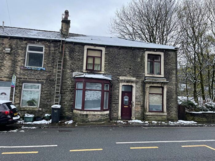3 Bedroom End Of Terrace House For Sale In Halifax Road, Todmorden, OL14