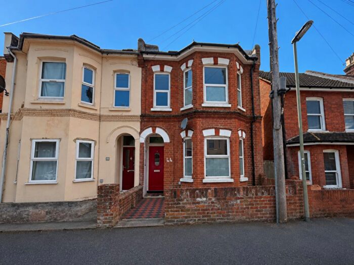 4 Bedroom Semi-Detached House For Sale In Perowne Street, Aldershot, GU11