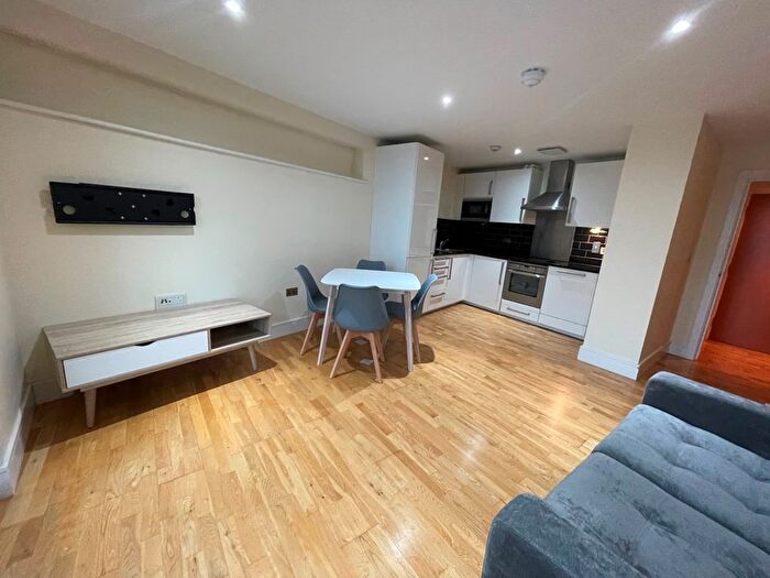 2 Bedroom Flat To Rent In Chrisp Street, London, E14