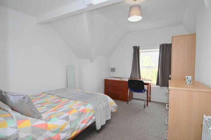 4 Bedroom Flat To Rent In Napier Terrace, Plymouth, PL4