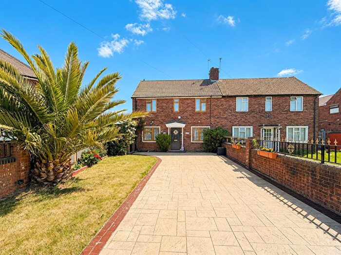 3 Bedroom Semi-Detached House For Sale In Ringway, Norwood Green, UB2