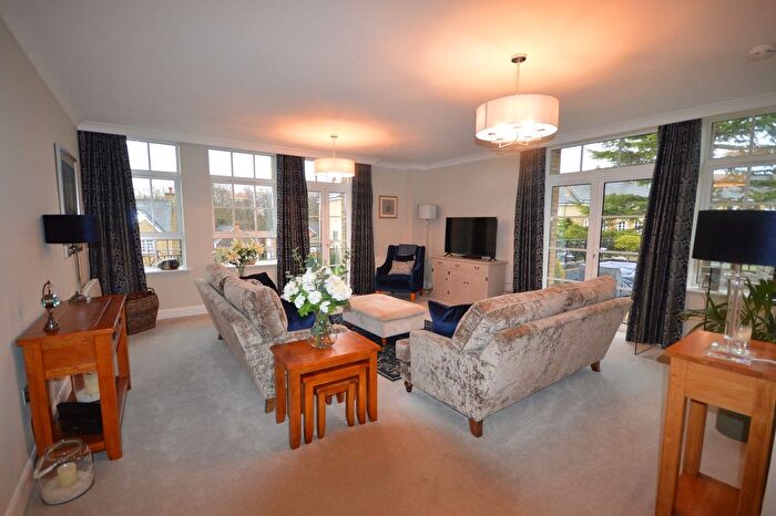 3 Bedroom Flat To Rent In De Havilland Drive, Hazlemere, HP15