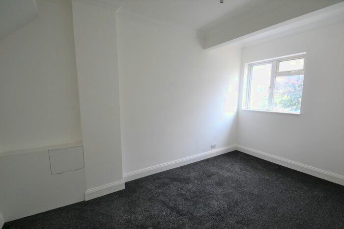 Studio To Rent In Western Avenue, London, W3