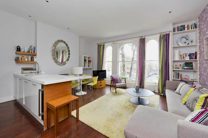 2 Bedroom Flat To Rent In St. Lukes Road, London, W11