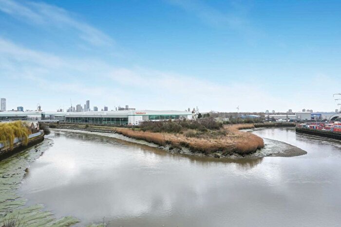 1 Bedroom Flat To Rent In Salcombe Court, St. Ives Place, Poplar, E14