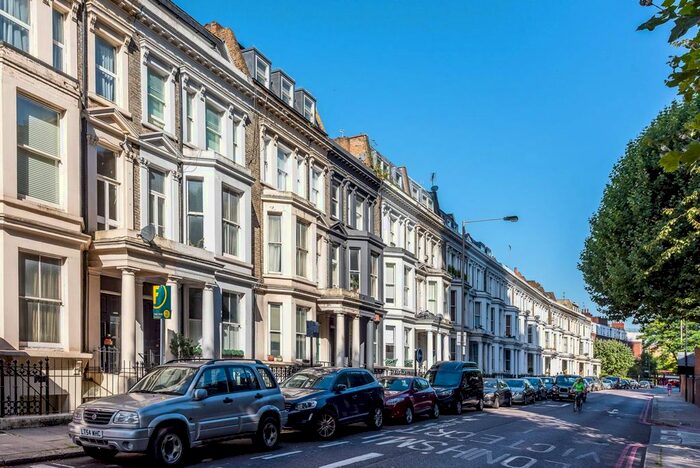 2 Bedroom Flat To Rent In Edith Grove, Chelsea, London, SW10