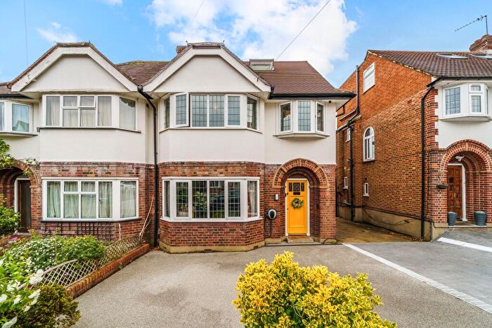 4 Bedroom House To Rent In Pembroke Avenue, Surbiton, KT5